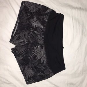 Lulu Lemon Shorts 🍋 | Size 4, Never worn |